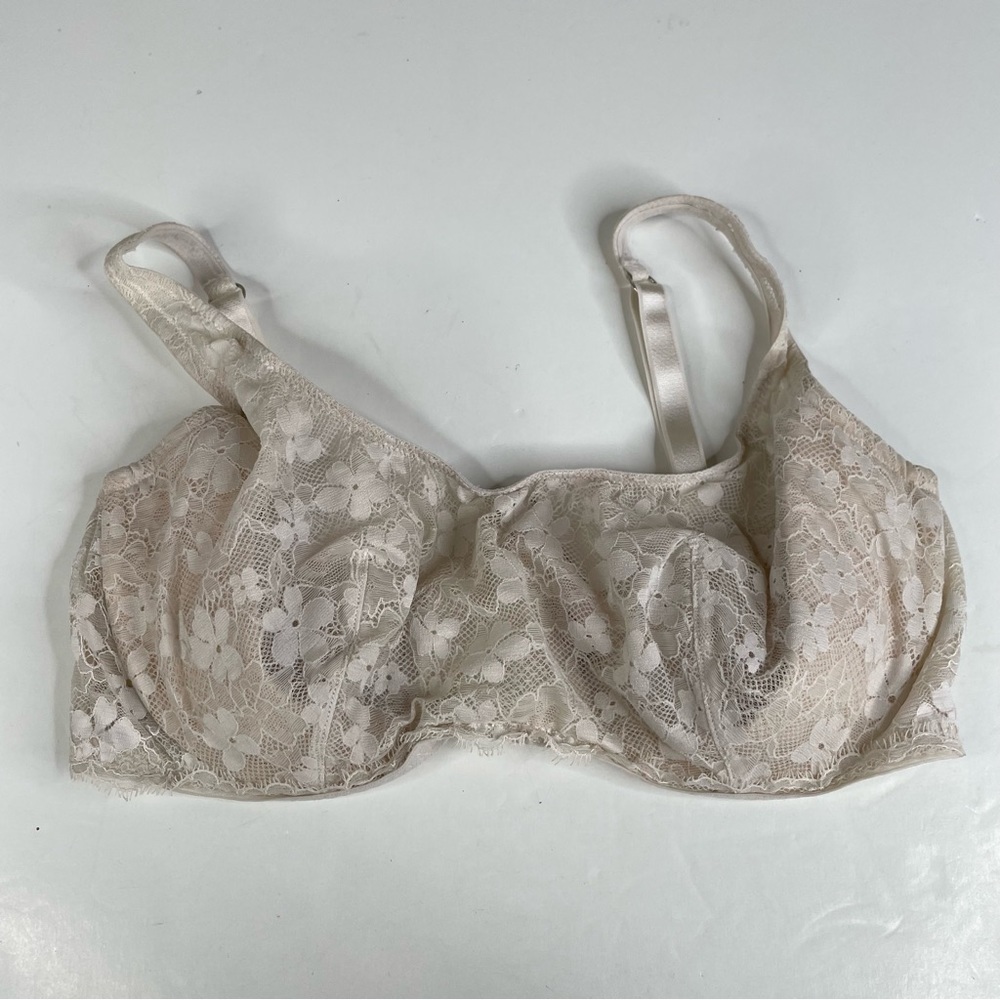 Victoria’s Secret Push-up Without Padding Lace Bra‎ Size 36DD